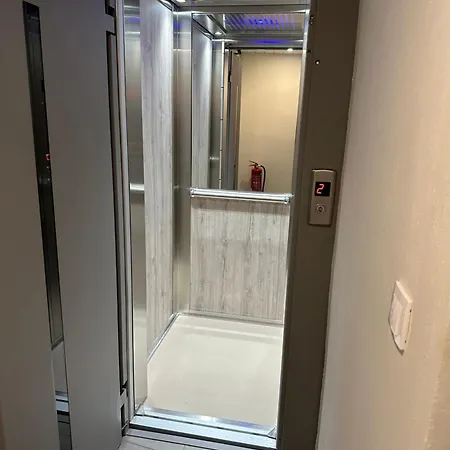 Quaint Coastal Lofts * 罗希姆诺