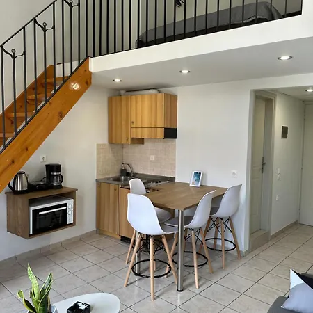 公寓 Quaint Coastal Lofts *