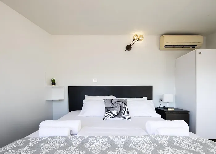 Quaint Coastal Lofts Rethymno (Crete)