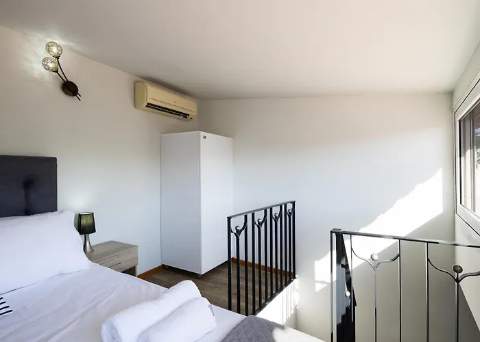 Quaint Coastal Lofts Rethymno (Crete)