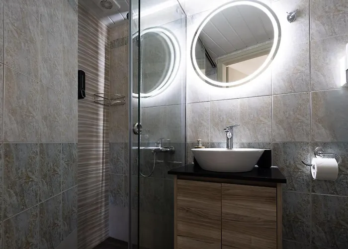 Quaint Coastal Lofts Apartment