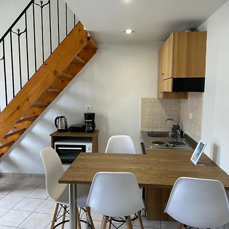 Apartman Quaint Coastal Lofts *